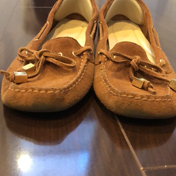 Comfortable Michael Kors Brown Moccasins Flats in Leather Suede size 7.5 MK Gold - Picture 9 of 11